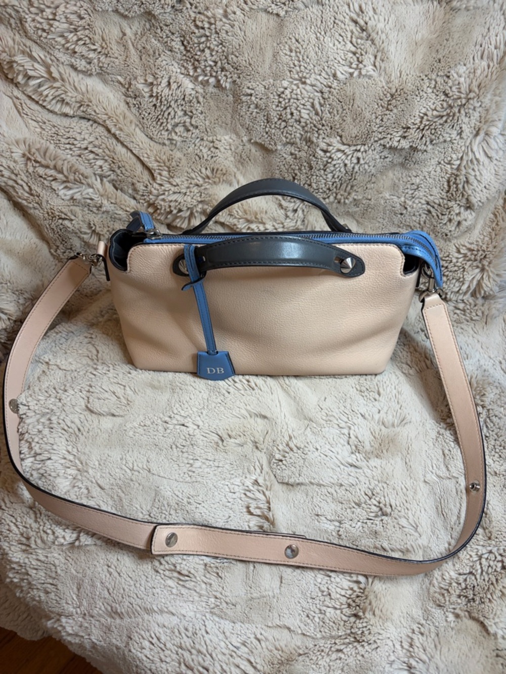 Fendi Blush Pebbled Leather Shoulder Bag with Blue Trim - Picture 2 of 10